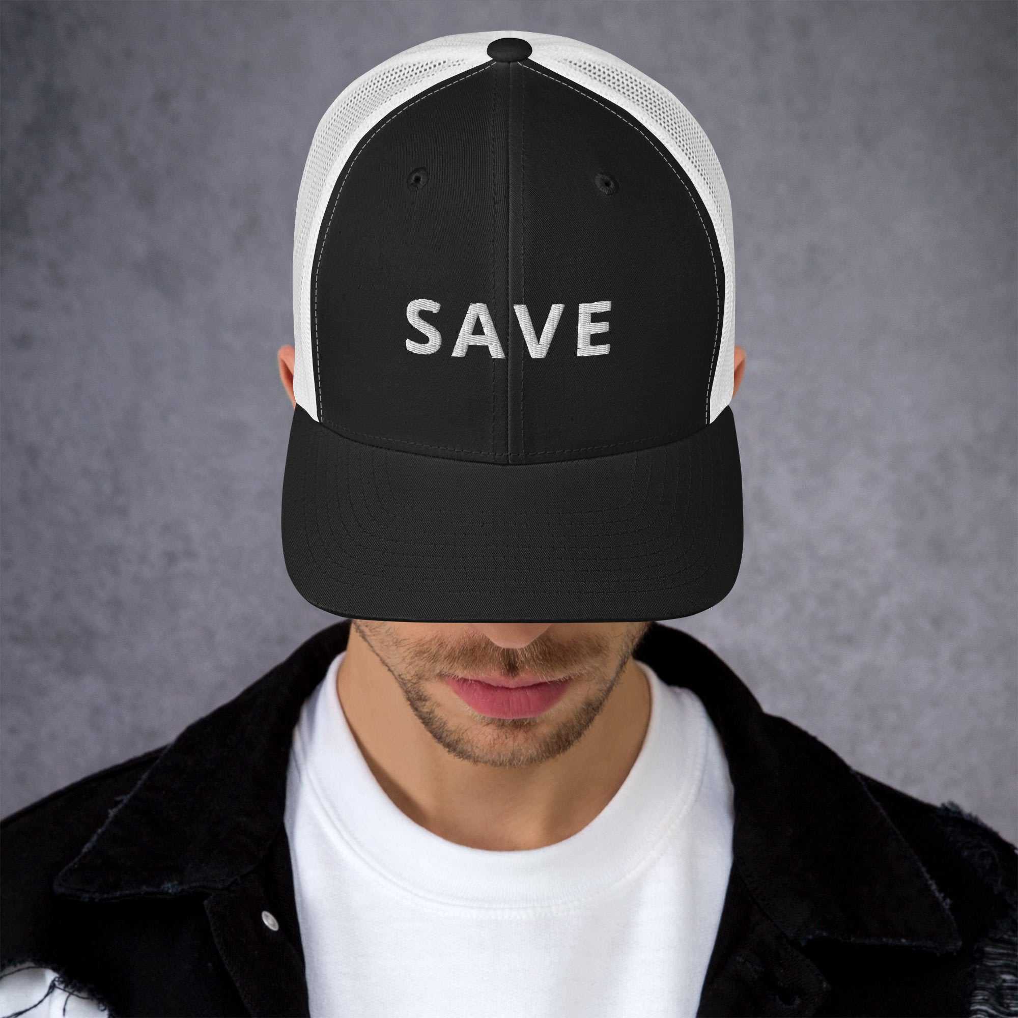 "Save" Trucker-CapDiese 6-Panel Trucker-Cap mit Netzrücken ist eine bequeme und klassische Wahl für einen perfekten Tag in der Sonne.

• 60 % Baumwolle, 40 % Polyester
• Kopfumfang: 5"Save" Trucker-Cap