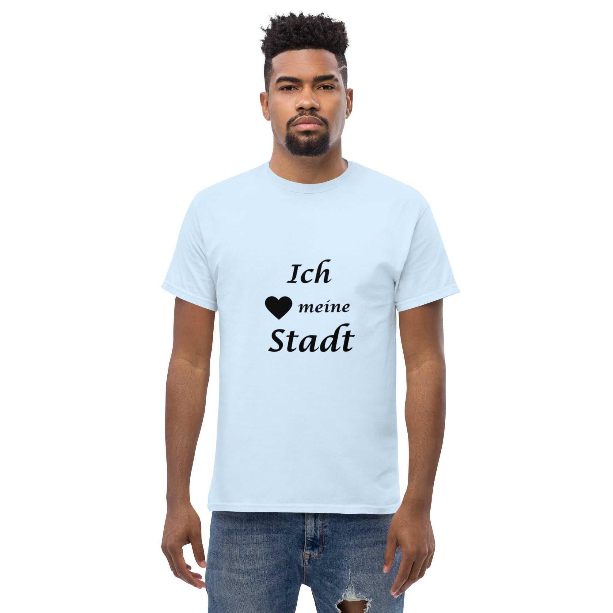 "Ich liebe meine Stadt" kurzes Zitat Klassisches Unisex T-ShirtDas klassische Unisex-T-Shirt aus 100 % Baumwolle sorgt für eine gerade Linie. Es sitzt schön, behält klare Linien an den Kanten und passt perfekt zu mehrschichtigen"Ich liebe meine Stadt" kurzes Zitat Klassisches Unisex