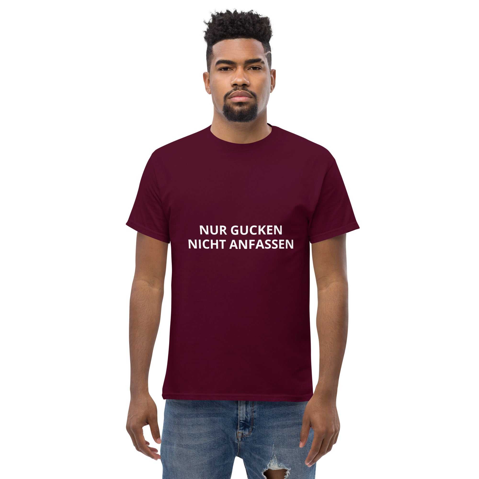 "Nur Gucken Nicht Anfassen"Klassisches Unisex T-ShirtDas klassische Unisex-T-Shirt aus 100 % Baumwolle sorgt für eine gerade Linie. Es sitzt schön, behält klare Linien an den Kanten und passt perfekt zu mehrschichtigen"Nur Gucken Nicht Anfassen"Klassisches Unisex