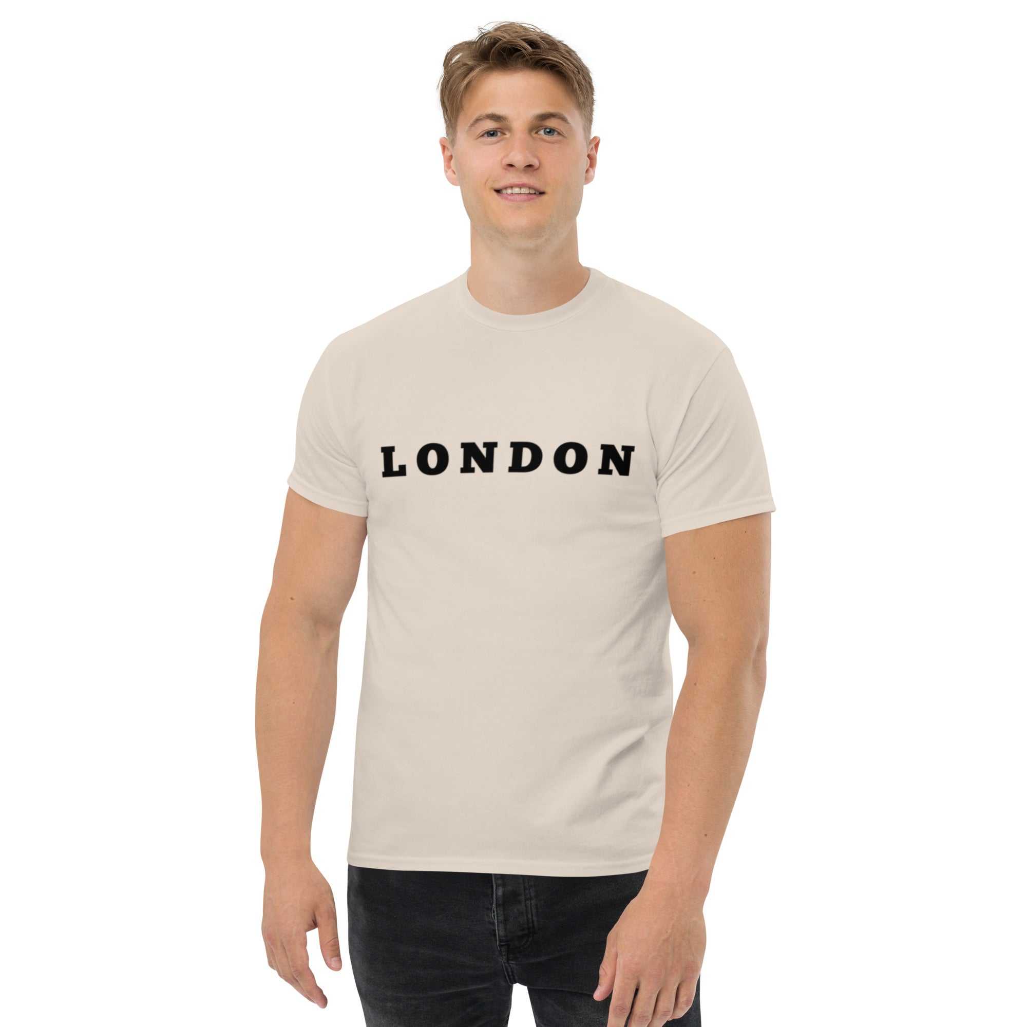 London Klassisches Unisex T-ShirtDas klassische Unisex-T-Shirt aus 100 % Baumwolle sorgt für eine gerade Linie. Es sitzt schön, behält klare Linien an den Kanten und passt perfekt zu mehrschichtigenLondon Klassisches Unisex