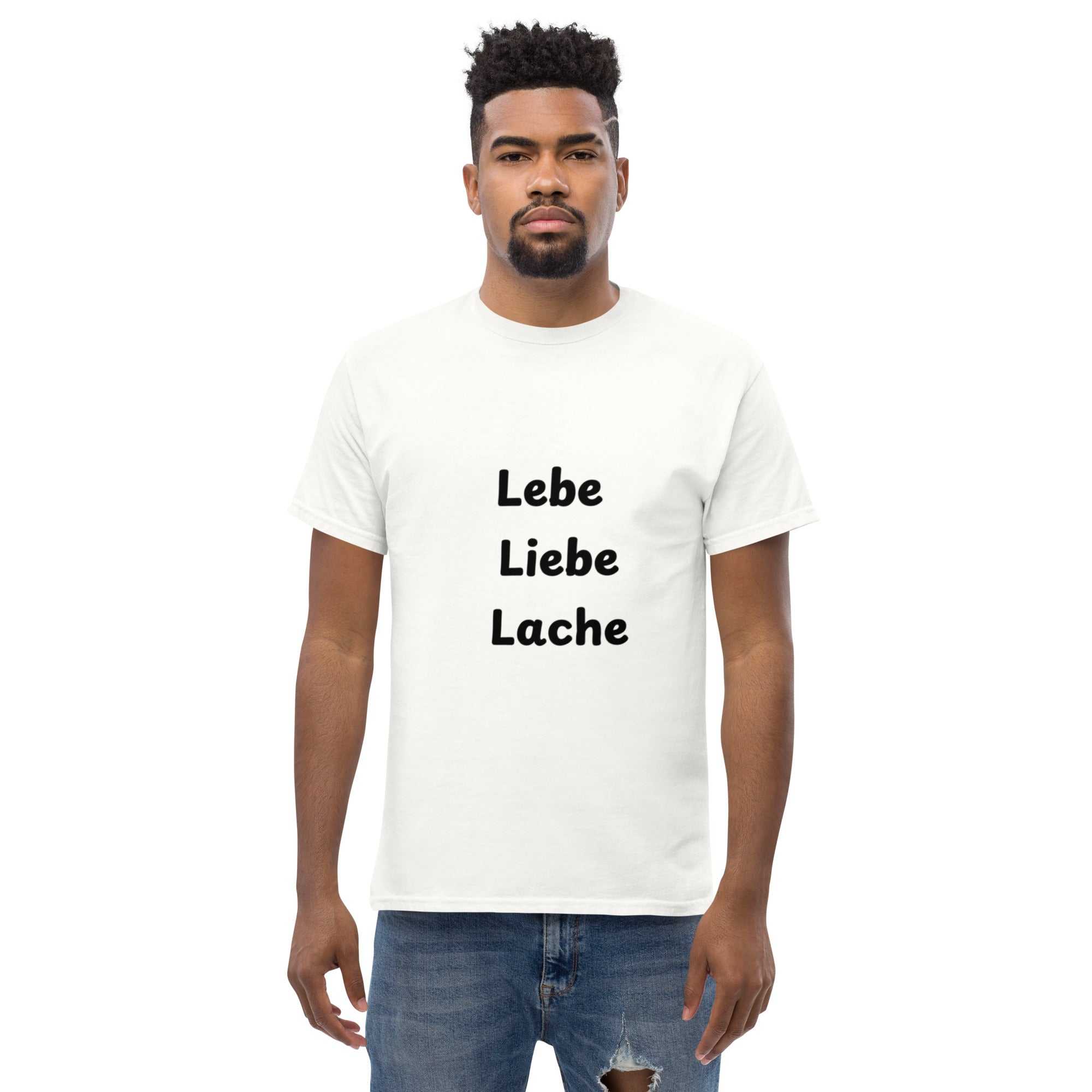 "Lebe, Liebe, Lache" kurzes Zitat Klassisches Unisex T-ShirtDas klassische Unisex-T-Shirt aus 100 % Baumwolle sorgt für eine gerade Linie. Es sitzt schön, behält klare Linien an den Kanten und passt perfekt zu mehrschichtigen"Lebe, Liebe, Lache" kurzes Zitat Klassisches Unisex