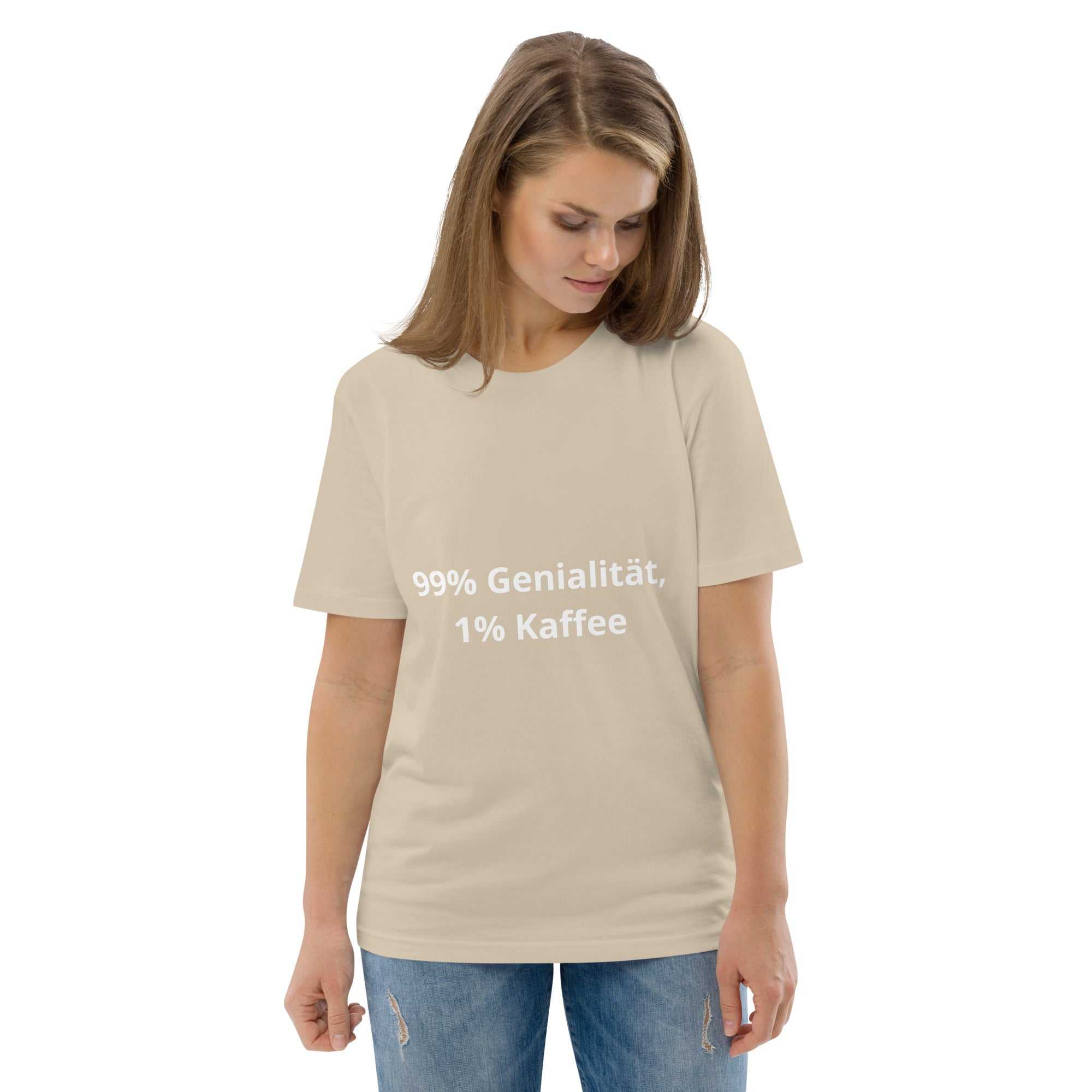 "99% Genialität, 1% Kaffee" Unisex-Bio-Baumwoll-T-ShirtDieses Unisex-T-Shirt aus 100 % ringgesponnener Bio-Baumwolle ist ein absolutes Muss. Es ist hochwertig, super bequem und das Beste von allem – umweltfreundlich. 
 
"99% Genialitä